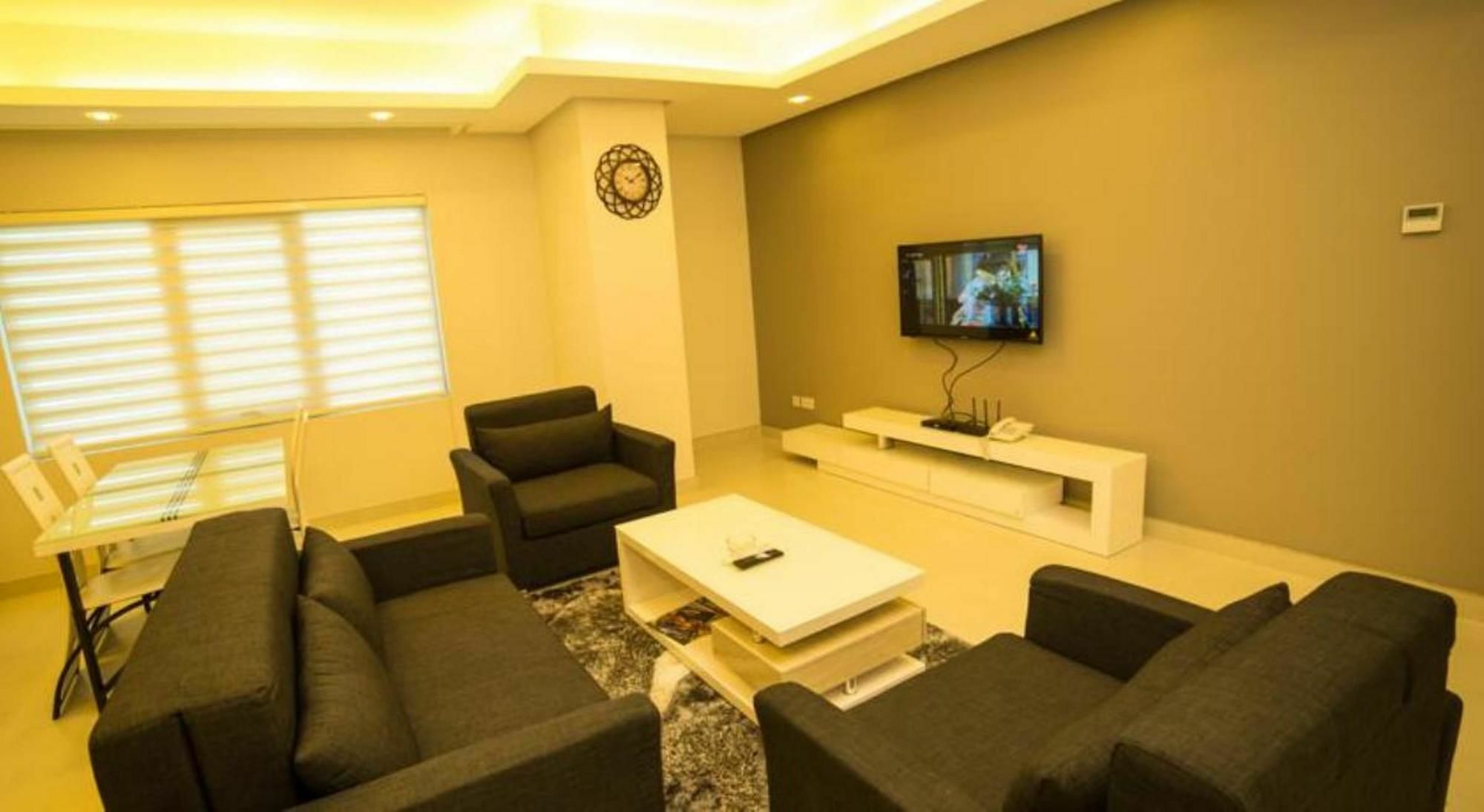 Golden Rose Luxury Suites Manama Exterior foto